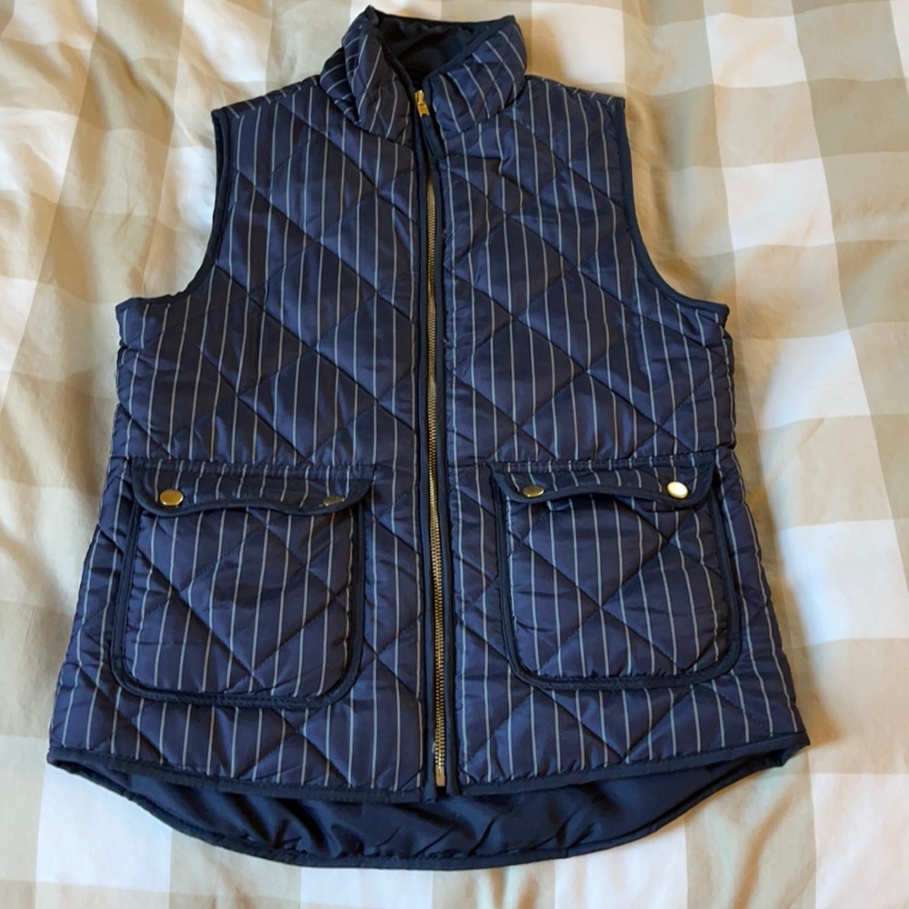 💙Navy Pin stripe puffer vest💙